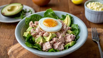tuna salad with avocado and egg